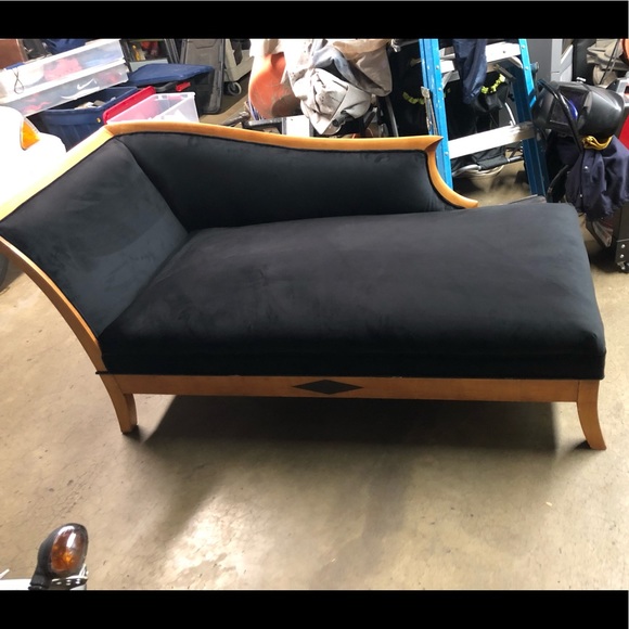 Chase Lounge - Picture 1 of 1